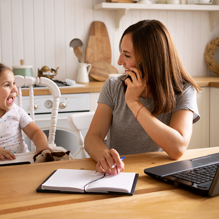 Organizarse también es cuidarse: 15 minutos para aligerar la semana de una mamá trabajadora